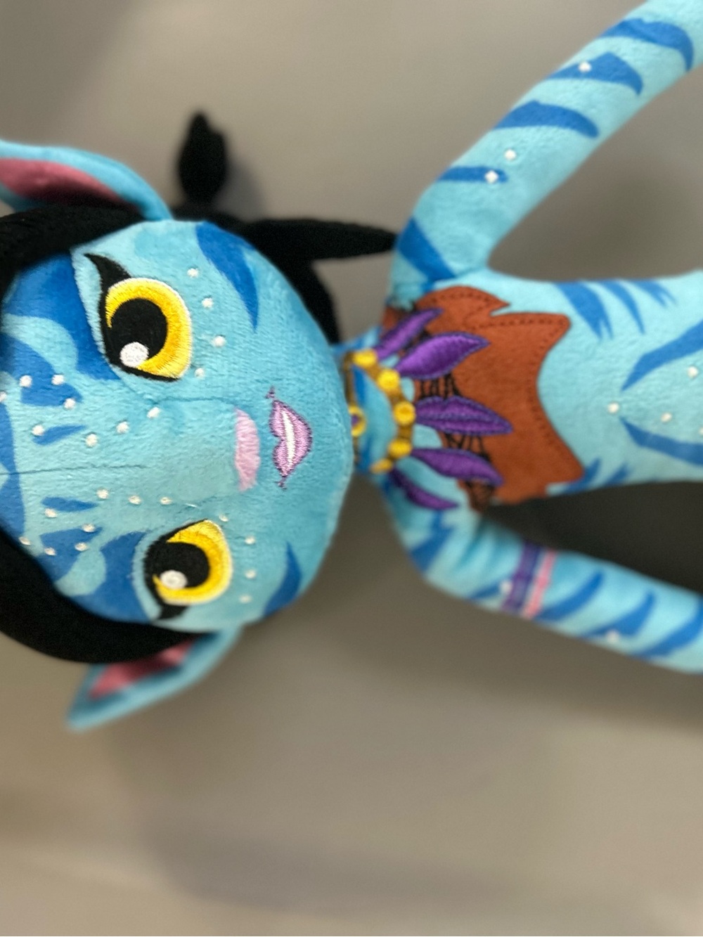 Disney Avatar Blue and Teal Na'vi Plush Doll - Yellow Eyes - Picture 2 of 4